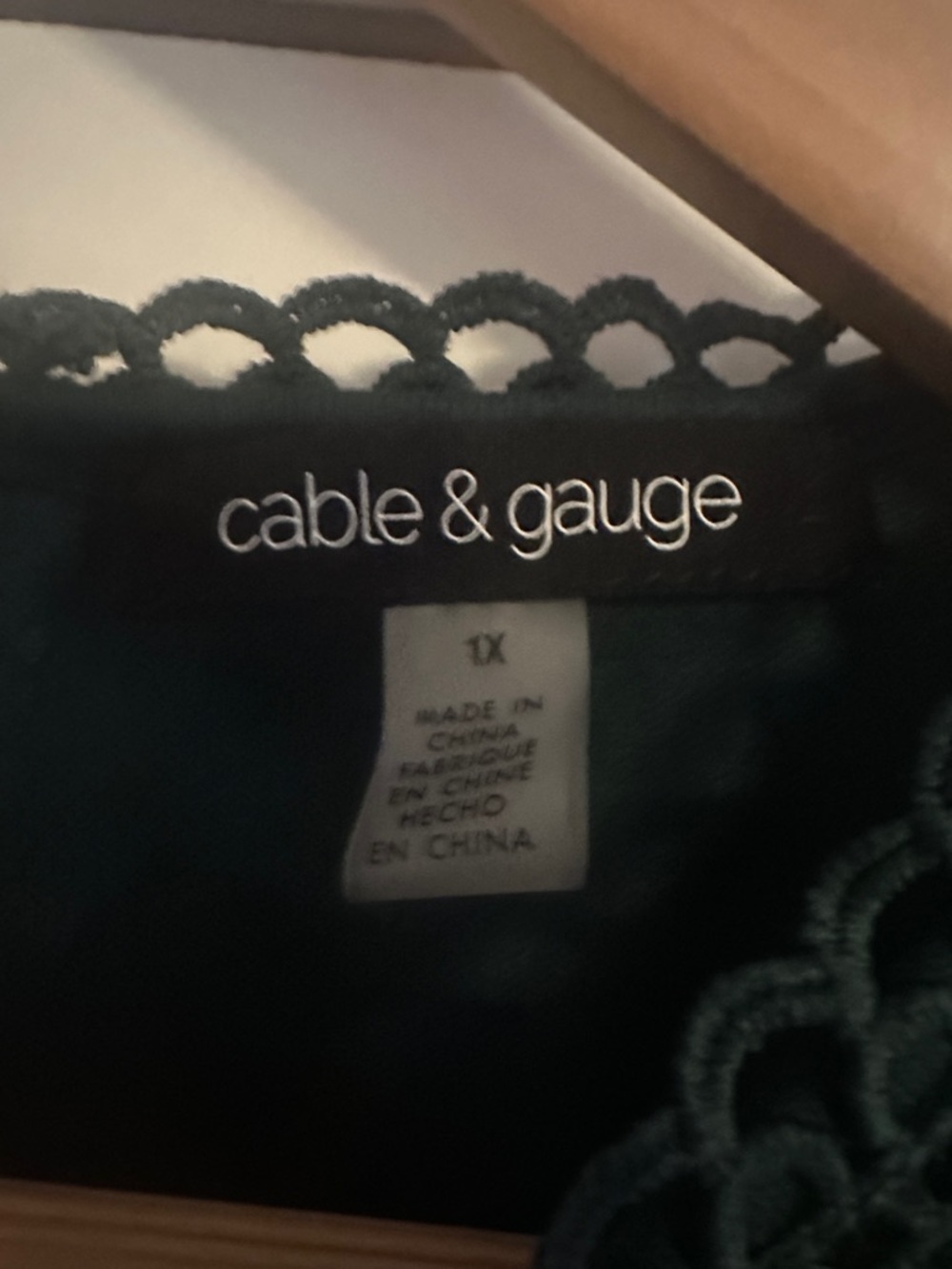 Cable and Gauge Lace Sleeveless Top size 1x green - Picture 9 of 9